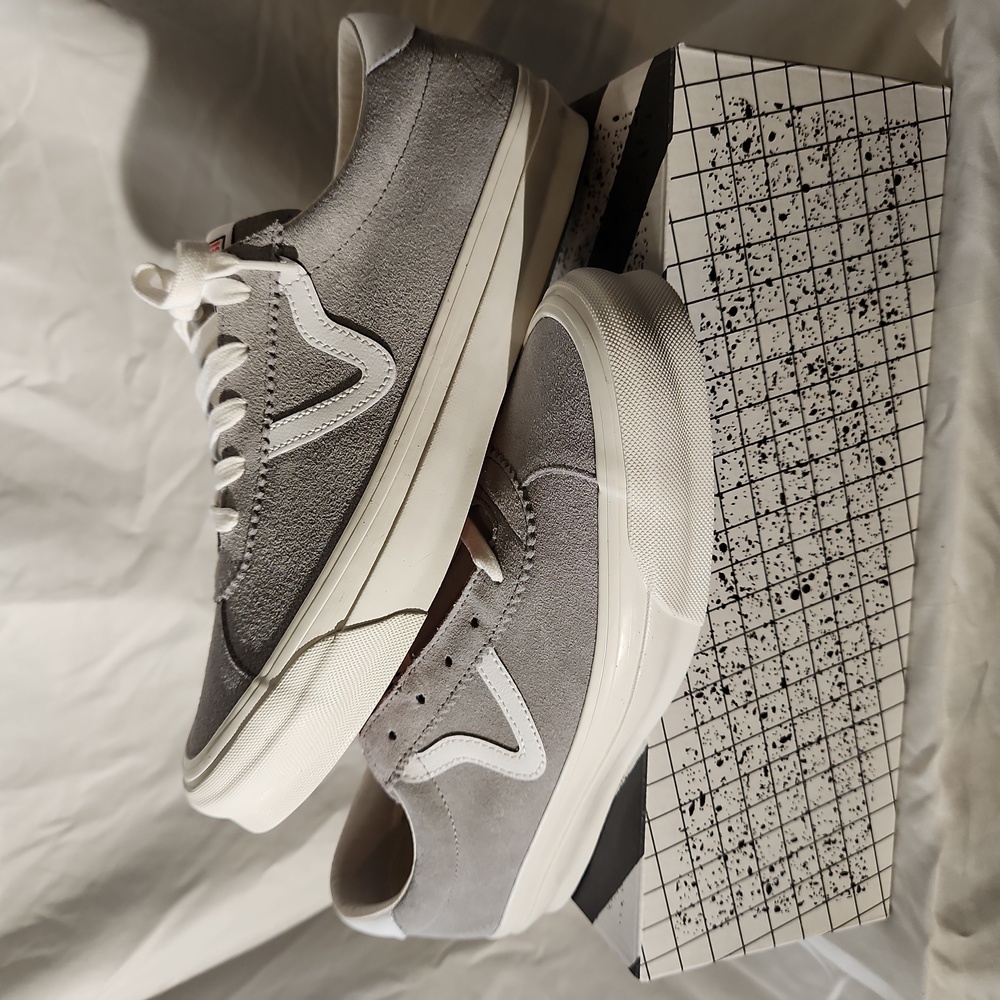 VANS VAULT